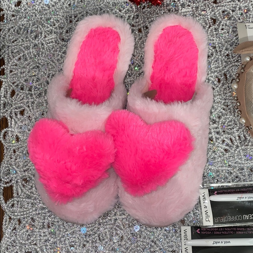 ❤️Pink Heart 🩷Slippers Set bundle - Picture 2 of 9